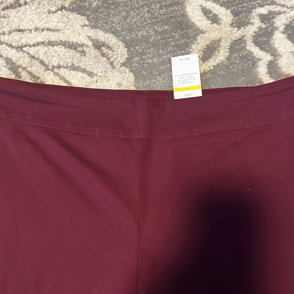 Eric casual wine colored pants. Stretchy. No pockets. New. Size 1X - Picture 3 of 7